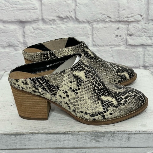 New Blondo Norwich Natural Snake Leather Mules - Picture 5 of 16
